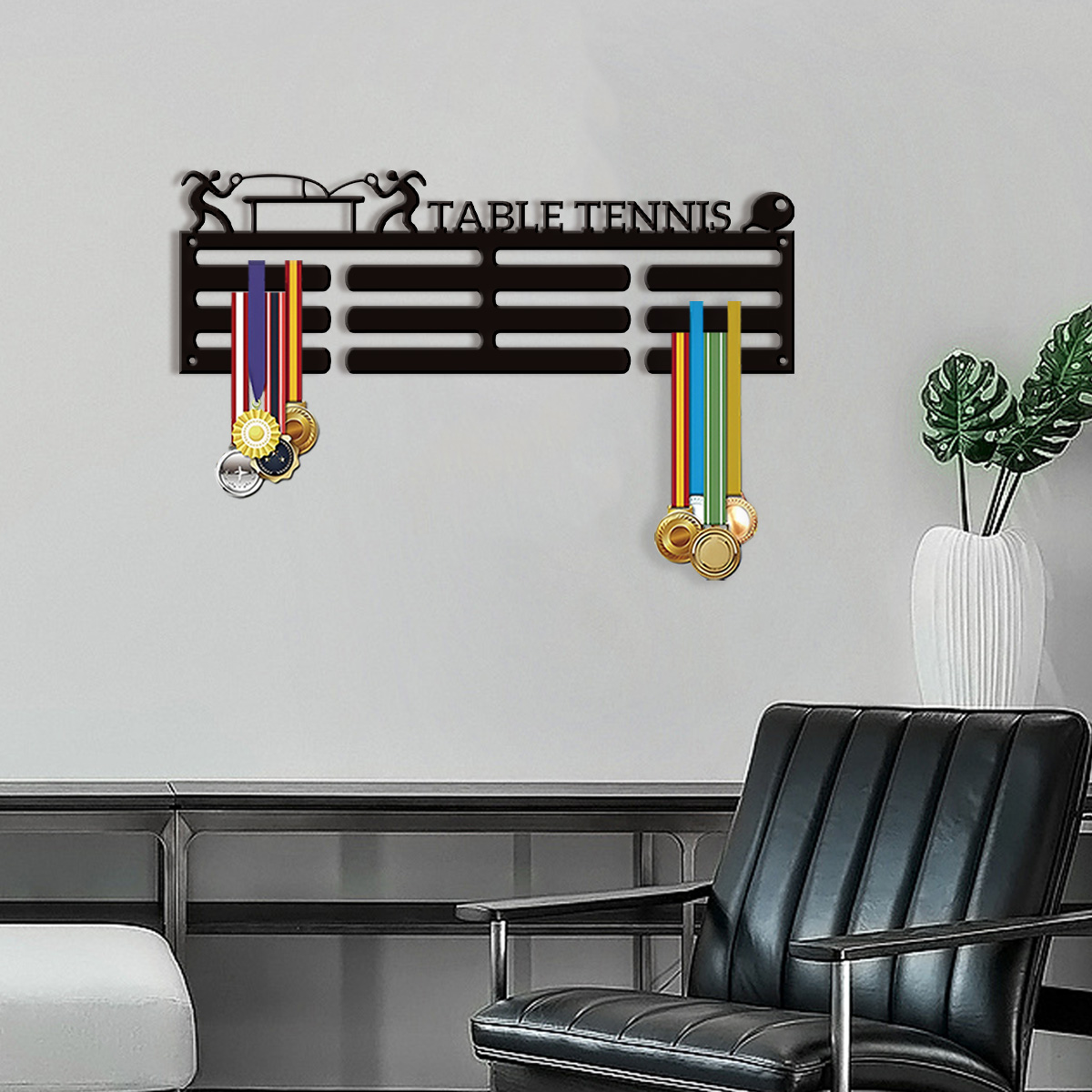 Table Tennis Athlete - 1つの興味深いパーソナライズされたカスタマイズアイテム 卓球選手用ブラックメダルラック、壁掛け式メダルディスプレイラック、アスリート用パワーラック